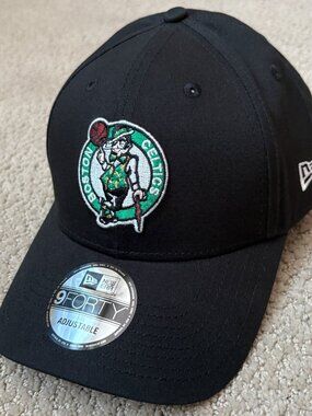 New Era Boston Celtics 9FORTY Black Strapback Adjustable Hat Cap NBA OSFM NWT
